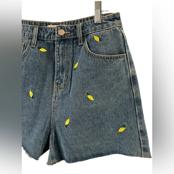 High waisted denim shorts - Picture 2 of 4